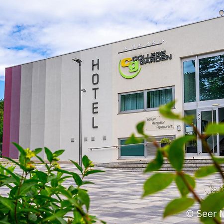 College Garden Hotel Bad Voeslau Ngoại thất bức ảnh