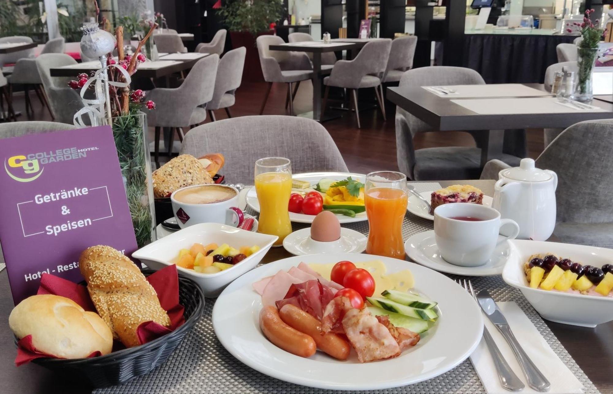 College Garden Hotel Bad Voeslau Ngoại thất bức ảnh
