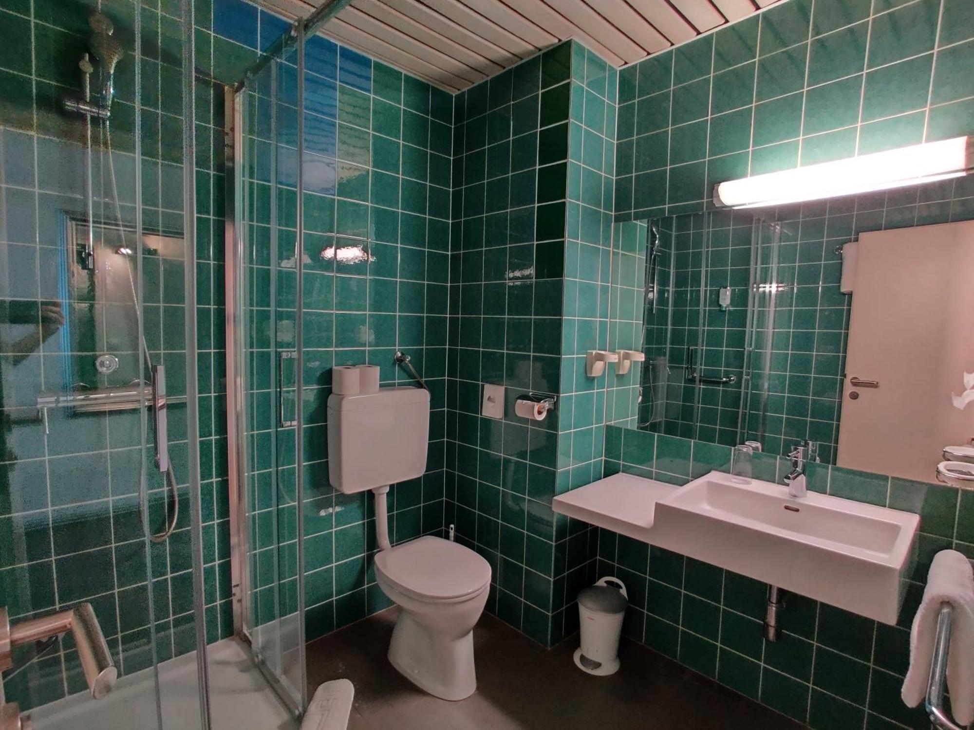 College Garden Hotel Bad Voeslau Ngoại thất bức ảnh