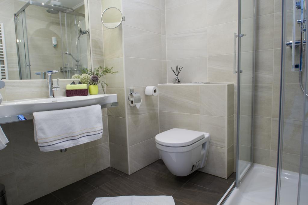College Garden Hotel Bad Voeslau Phòng bức ảnh