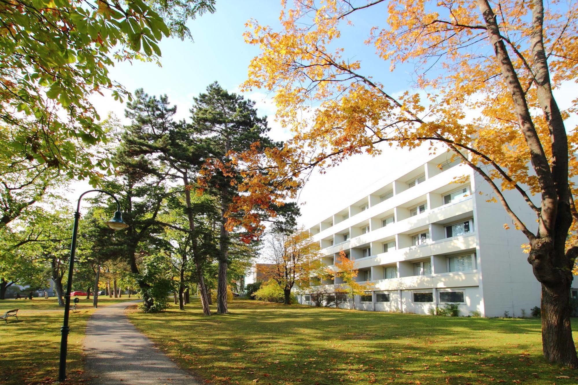 College Garden Hotel Bad Voeslau Ngoại thất bức ảnh