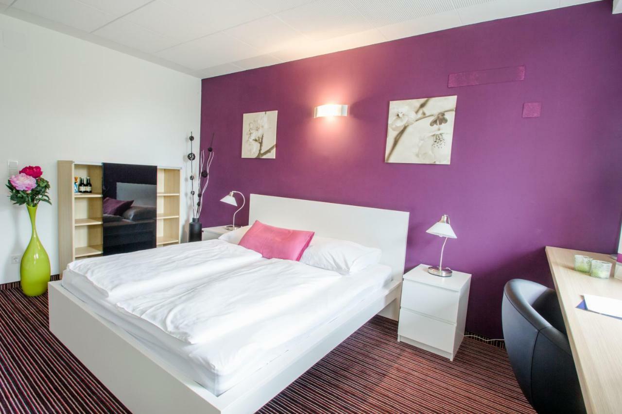 College Garden Hotel Bad Voeslau Ngoại thất bức ảnh